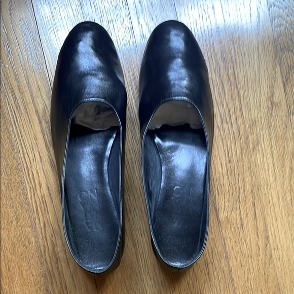 Martiniano Black Glove Flats